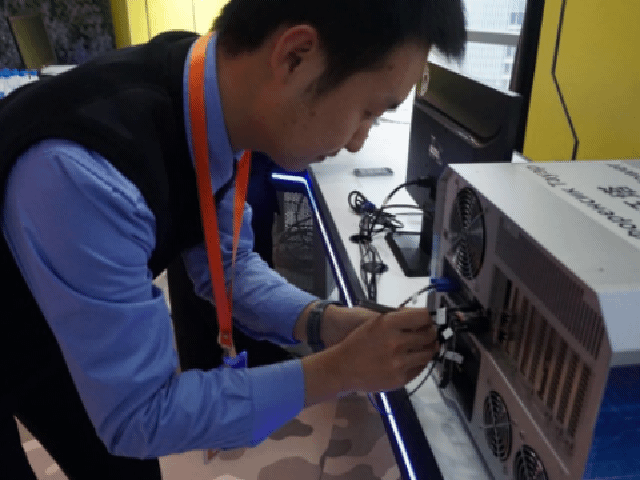 1610596407478586.gif 640.gif